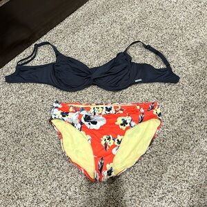 Fantasie swim suit size 34G wire top and Medium Bottoms